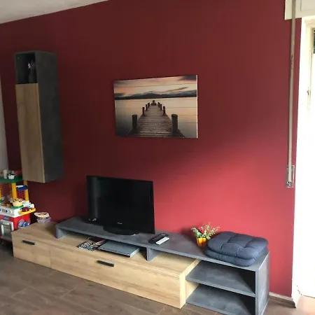 Lakes Of Fusine Three Border Area פוזינה אין ואלרומאנה